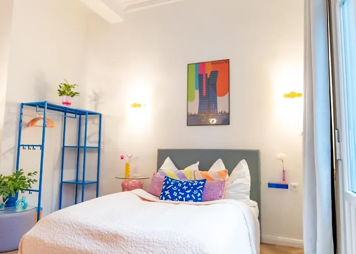 Retropop Designerzimmern Nahe Alster & Fuer 2 Personen By Ldgg
