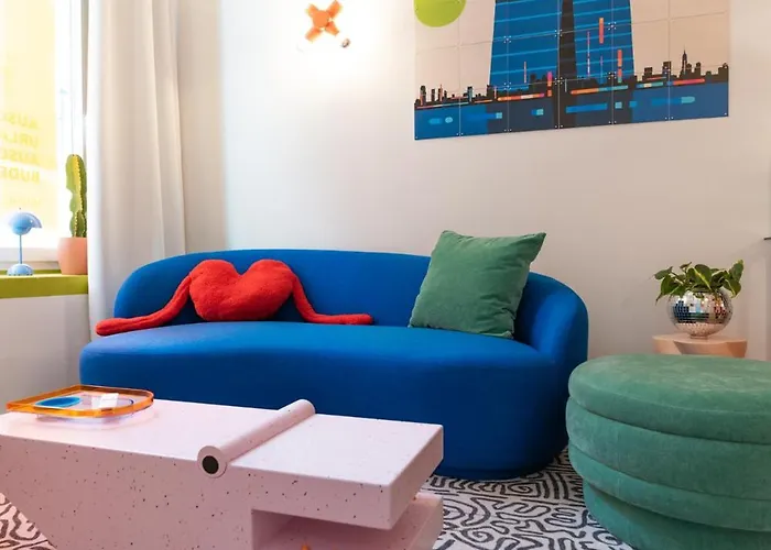 Retropop Designerzimmern Nahe Alster & Fuer 2 Personen By Ldgg